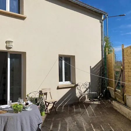 Ideally Located Next To Castle Park