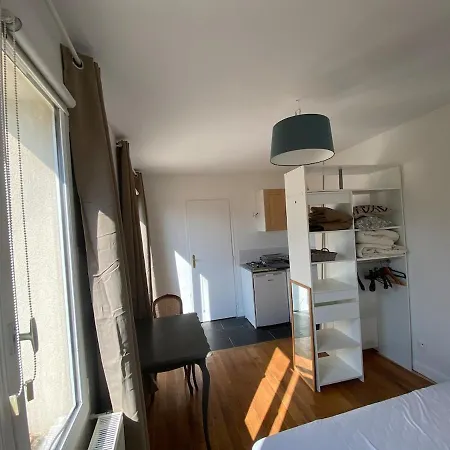 Ideally Located Next To Castle Park * Saint-Cyr-l'Ecole
